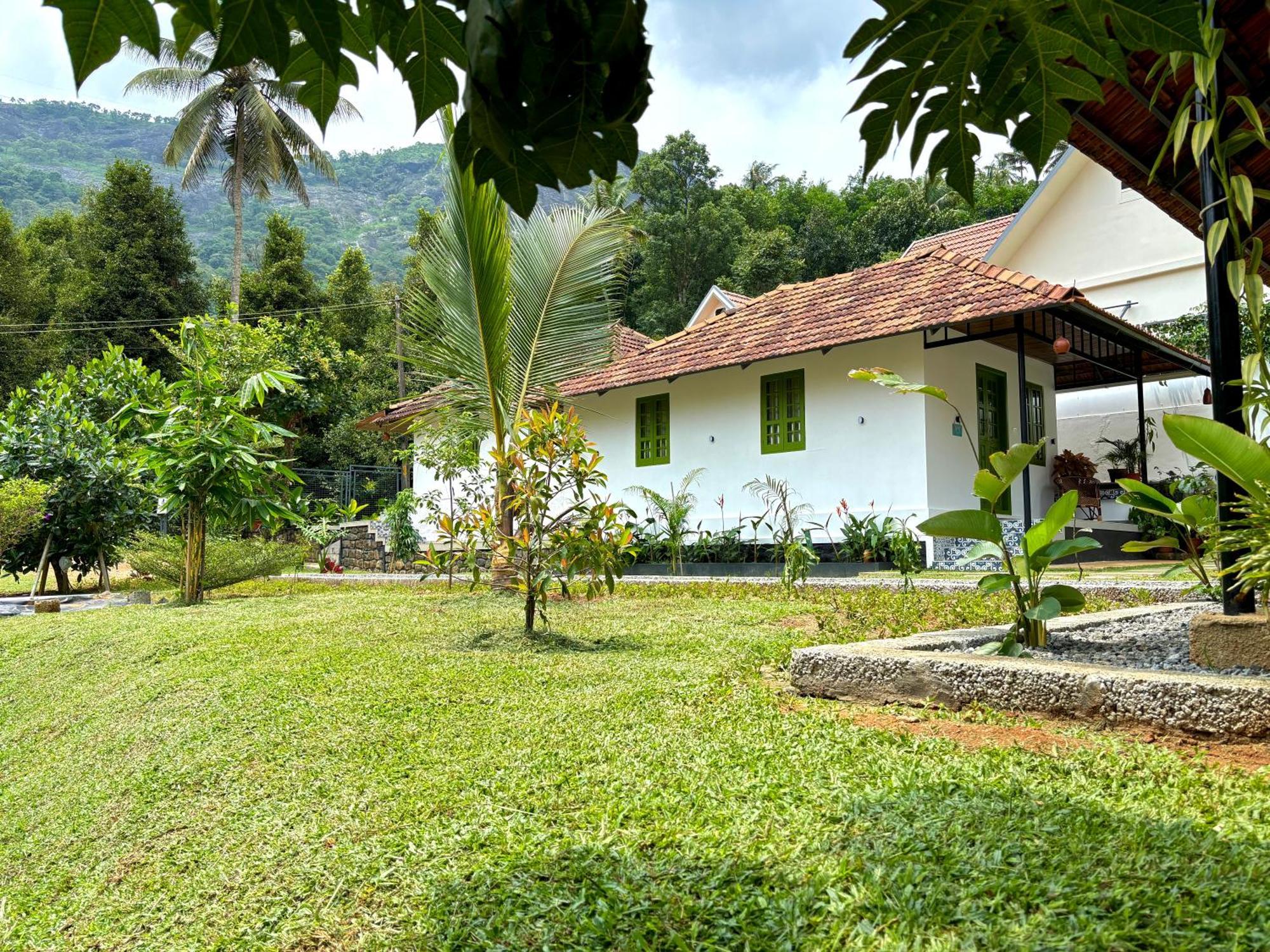 Calm Shack - 2 Bedroom-Boutique Farm Stay Munnar Buitenkant foto